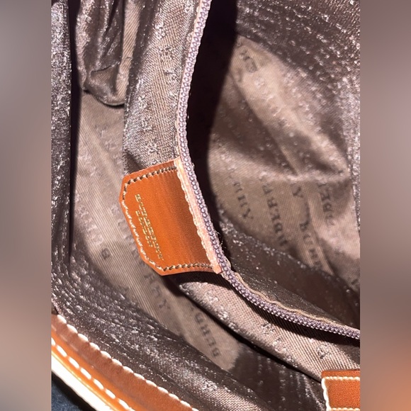 Authentic small Burberry Tote - Picture 14 of 16